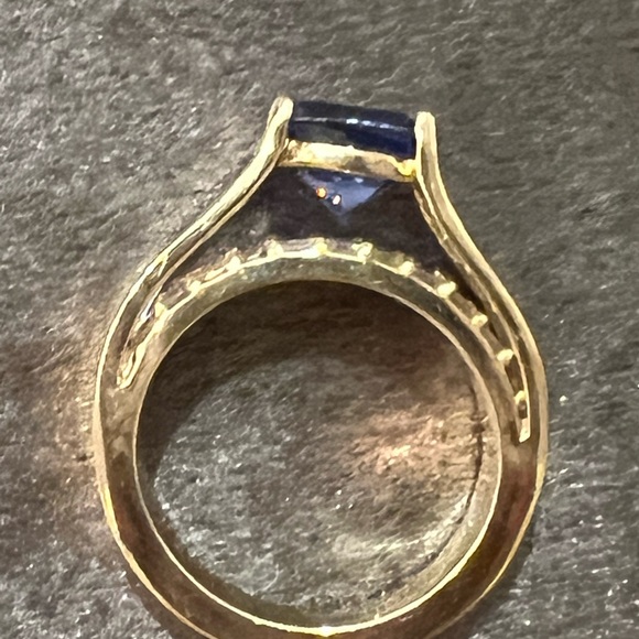 Absolutely gorgeous Tanzanite and diamond ring - Picture 3 of 6